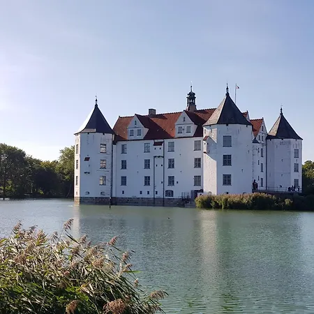 Modernes Ostseesegler Mit Direktem Meerblick An Der Ostsee Glücksburg