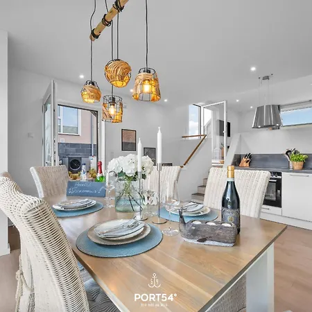 Modernes Ostseesegler Mit Direktem Meerblick An Der Ostsee